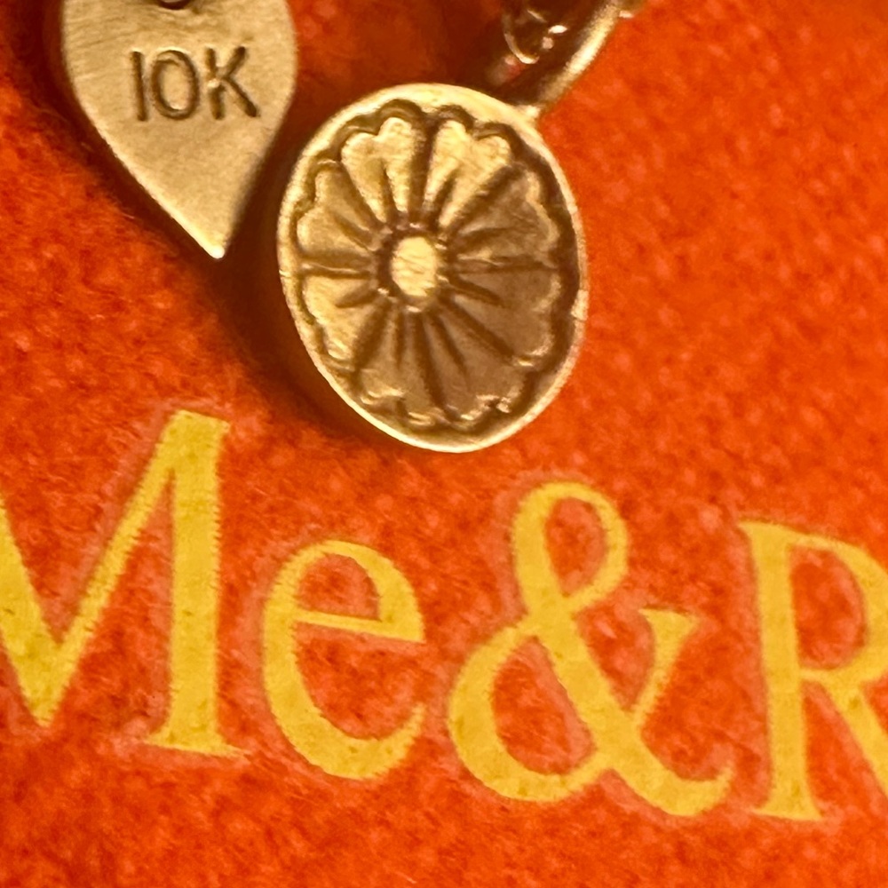 WOW POSHMARK - Authentic Me & Ro 10K Gold Engraved Reversible Pendant 10K Chain - Picture 5 of 16